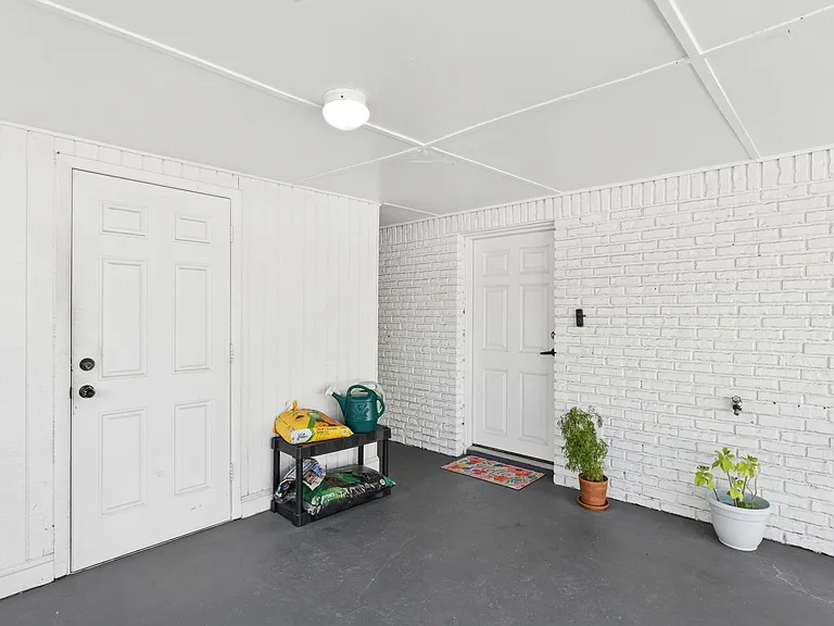 273 Avalon Rd — Photo 27