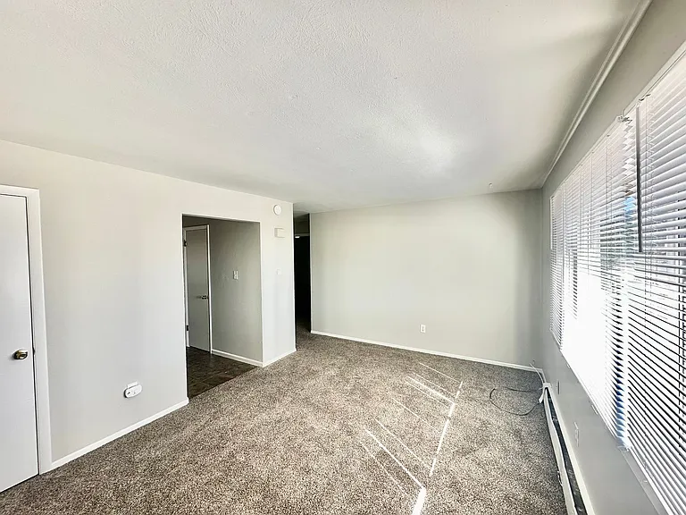 6450 Chippewa Rd — Photo 9