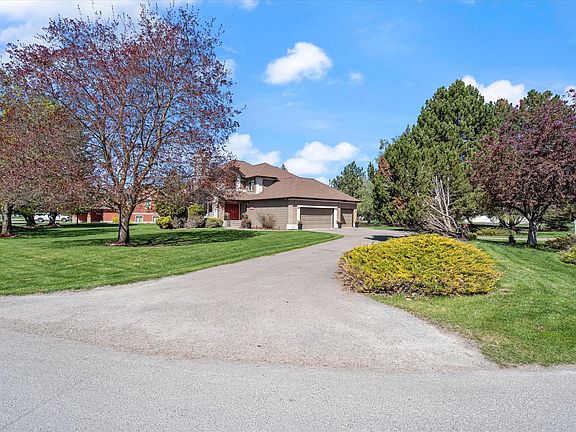 3rd image of 166 Somerset Dr