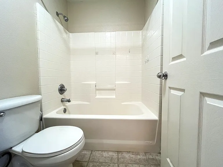 4130 Prairie Dunes Dr — Photo 35