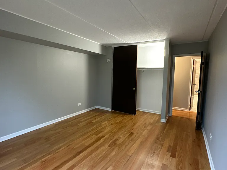 527 N Quentin Rd #409 — Photo 9