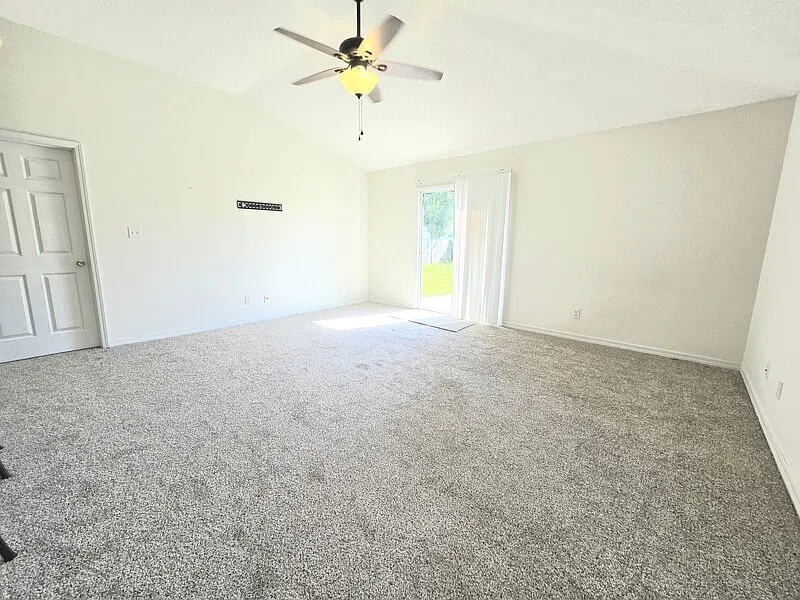 3 bed, 2.0 bath, 1500 sqft, $1,900 — Photo 3