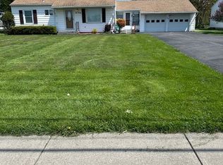 1040 Flynn Rd, Rochester, NY 14612