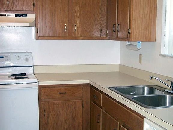 kitchen overlooking pool