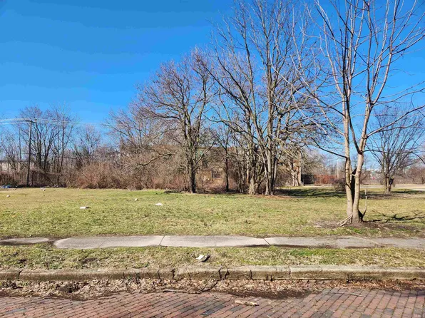 211 Chestnut St, South Bend, IN 46601