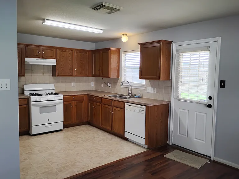 6403 Bella Sera Dr — Photo 13