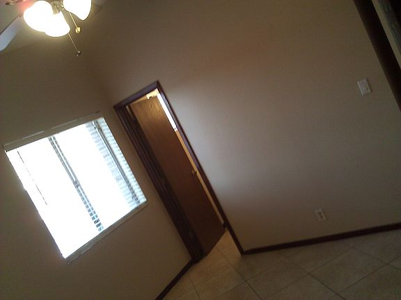 Second bedroom_3