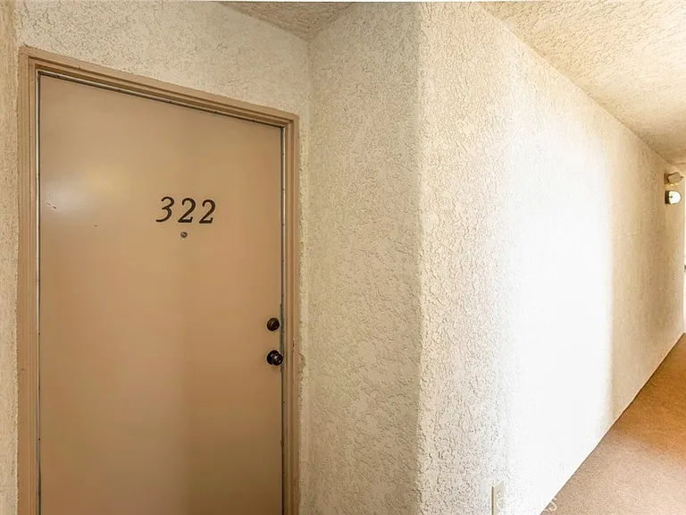 5325 Newcastle Ave #322 — Photo 4