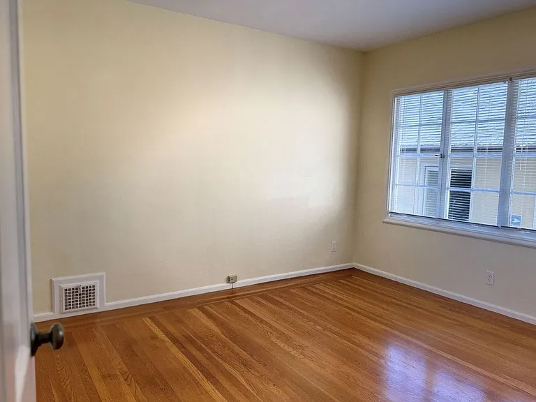 1743 Spruce St — Photo 39