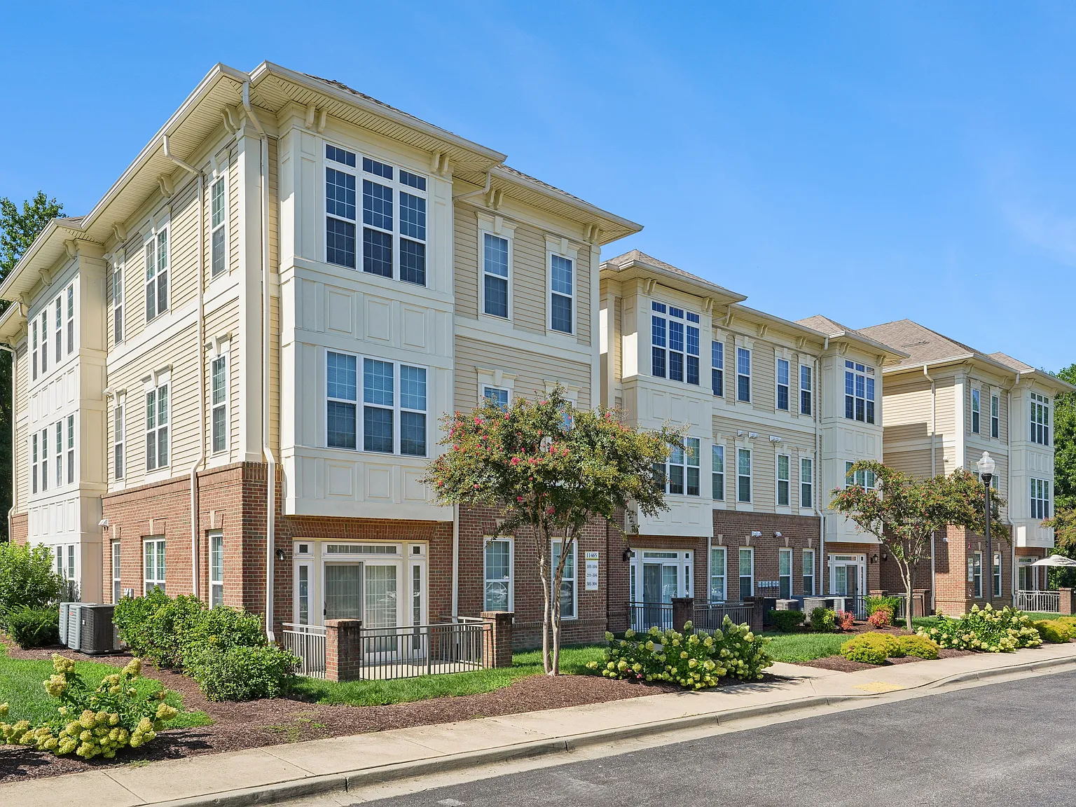The Nines at Gleneagles Apartments — Photo 2