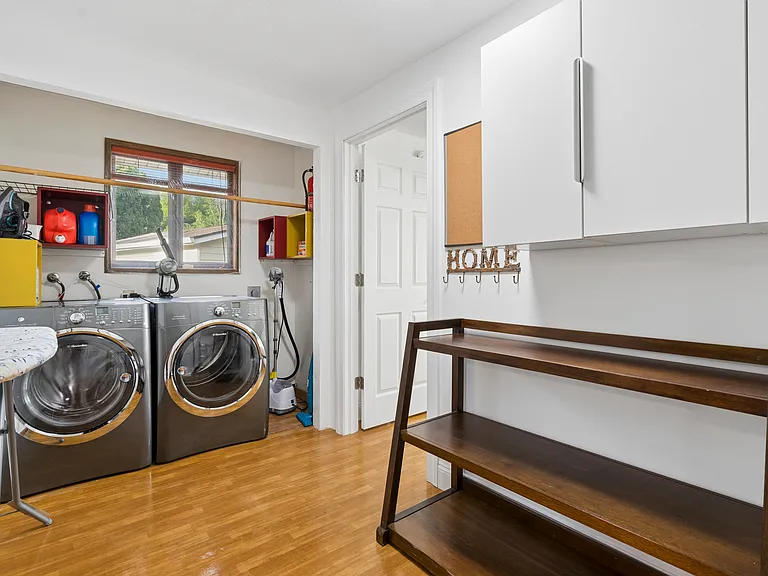 3573 NE Olympic St — Photo 39