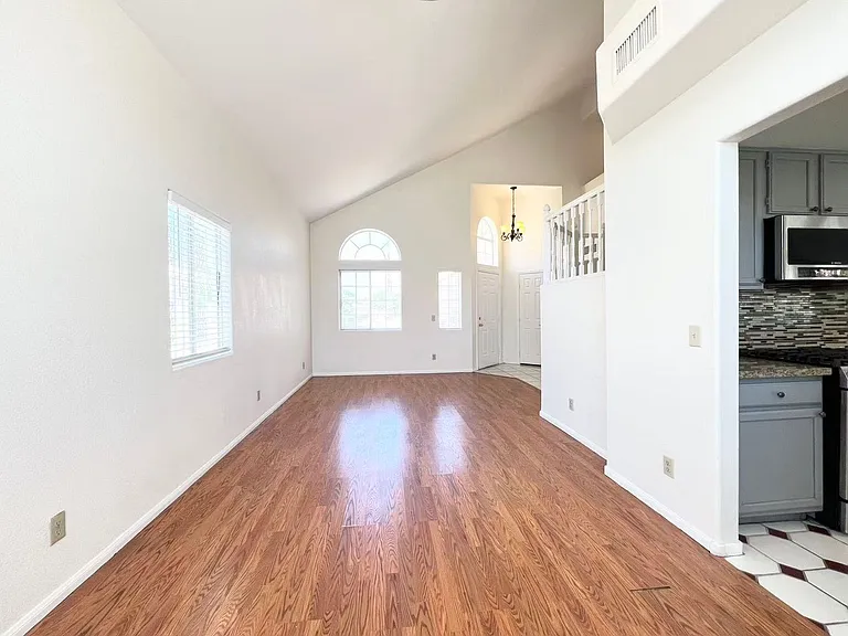7525 Meadowoak Ln — Photo 7