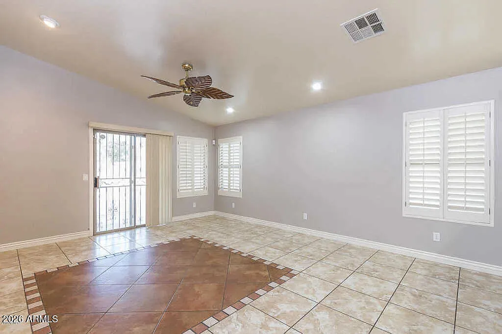 4 bed, 2.0 bath, 1619 sqft, $2,300 — Photo 4