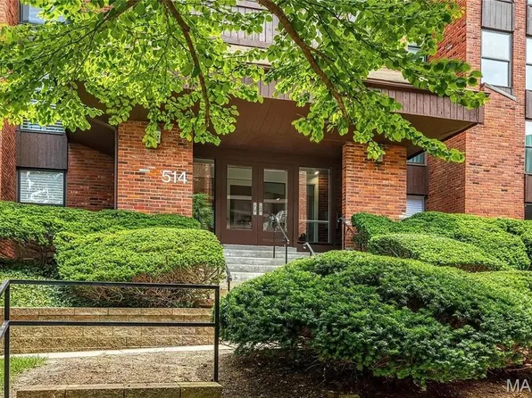 514 Coeur De Royale Dr APT 404, Saint Louis, MO 63141