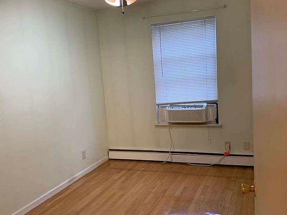 4th image of 45 W 118th St #21