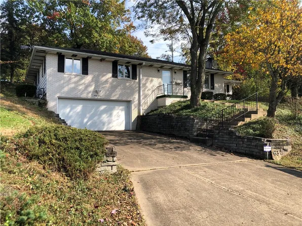 63 Roosevelt Dr, Uniontown, PA 15401