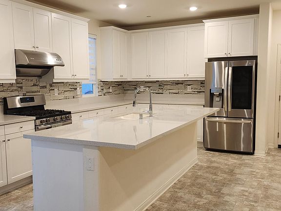 2nd image of 5588 Valencia Dr