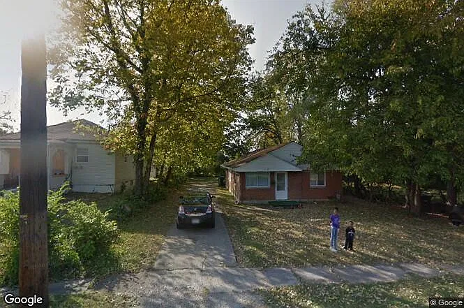 61 Crown Ave