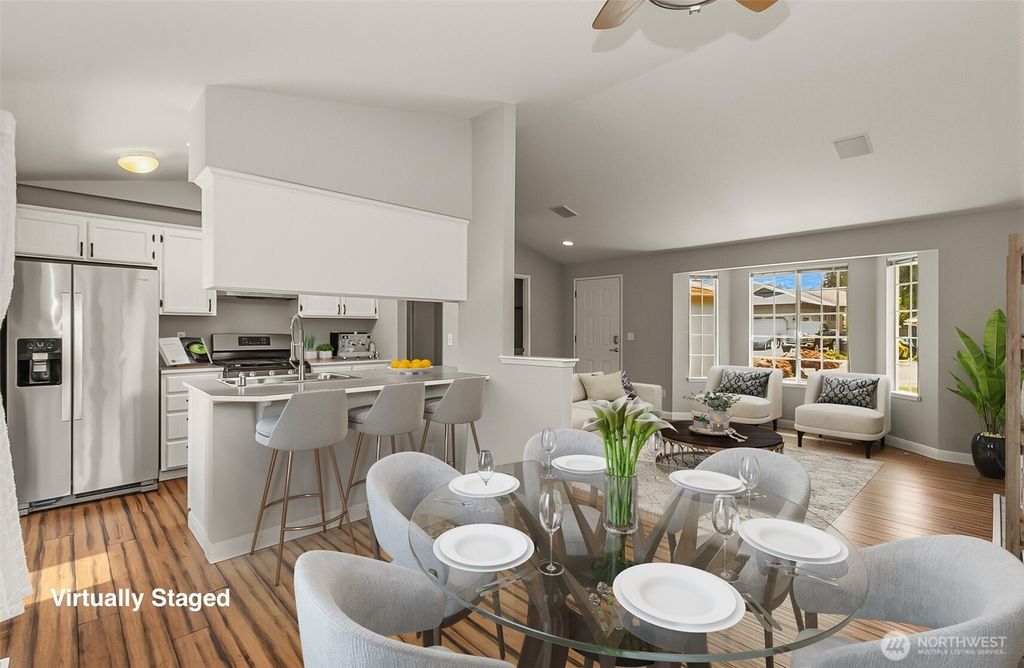 Apartment in Lake Stevens - More