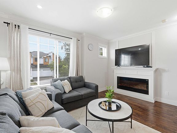 4th image of 8747 162nd St #17