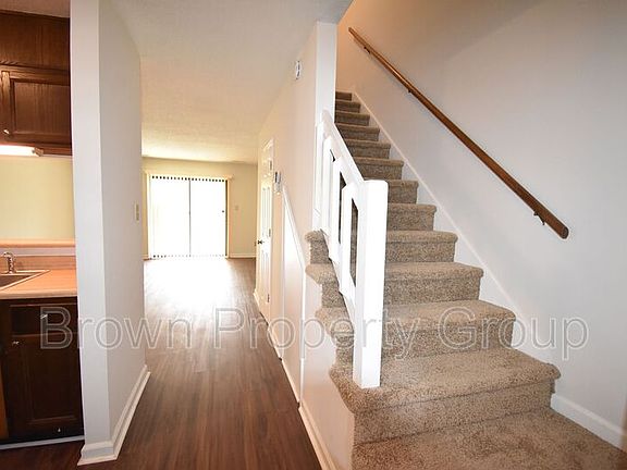 4th image of 244 Wickford Ct APT 5