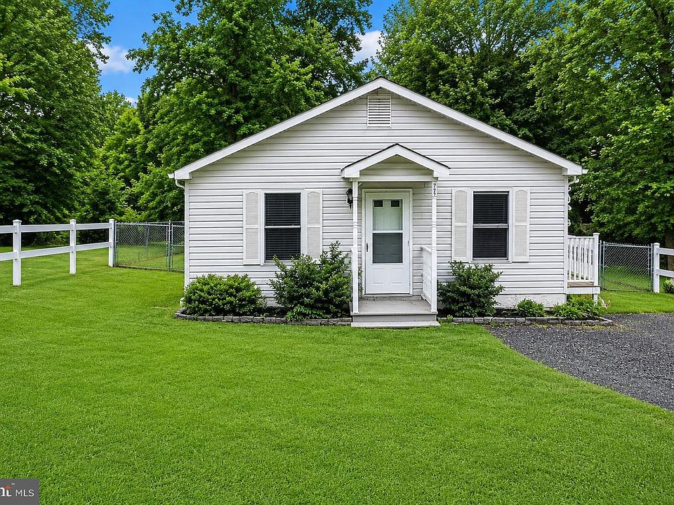 1st image of 724 Spruce Dr