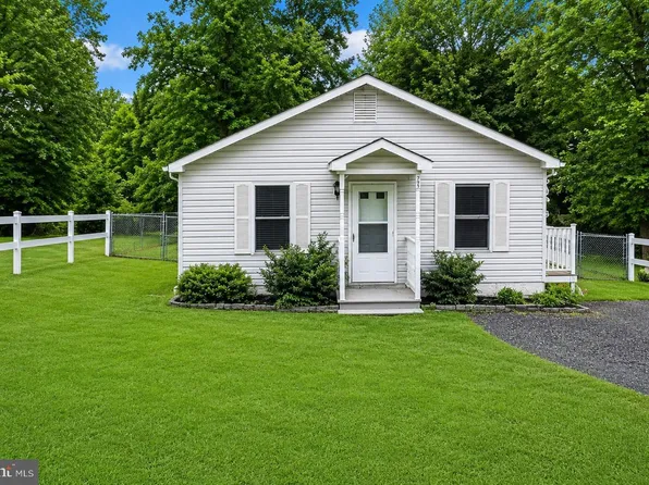 724 Spruce Dr, Lusby, MD 20657