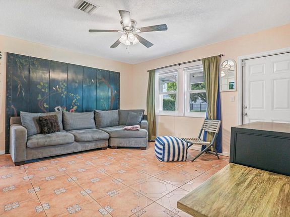 2nd image of 528 NE 16th Court