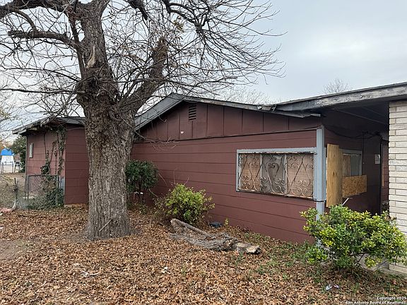 3rd image of 102 STOLNET ST