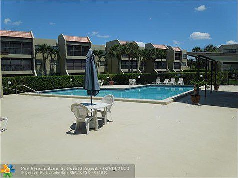 2nd image of 220 Lakeview Dr APT 304