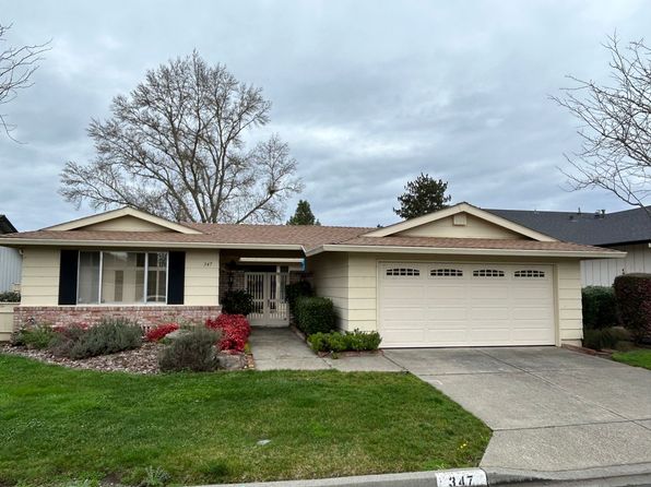 347 Golf Ct