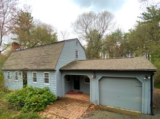 16 Pettingale Rd, Amherst, NH 03031