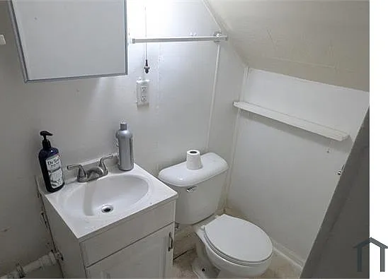 1 bed, 325 sqft, $850 — Photo 2