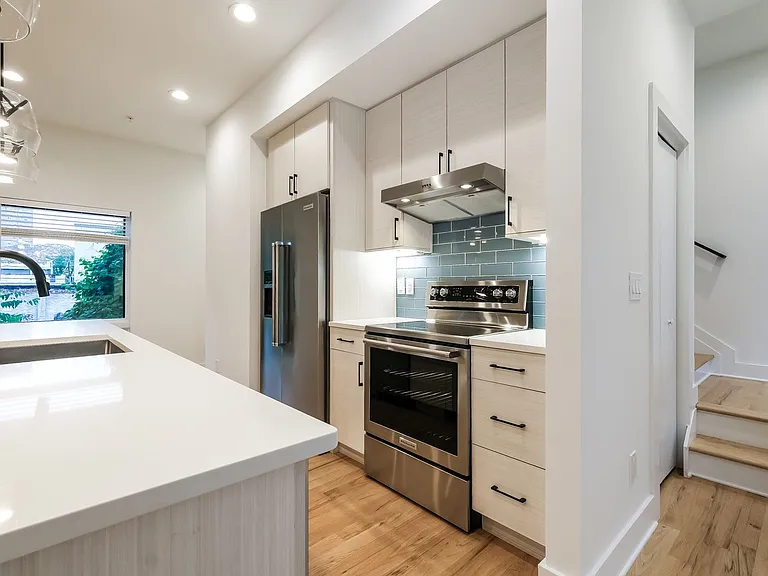 367 Parkway Dr NE #8 — Photo 9