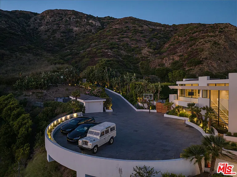4310 Encinal Canyon Rd — Photo 27