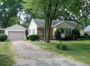 126 Center Rd, Frankfort, IL 60423