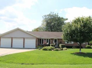 530 Woodview Ave, Elk Grove Village, IL 60007