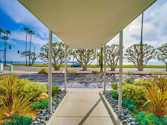Landscaped Front Entrance with Circular Drive