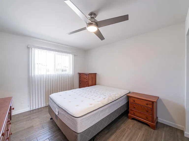 116 W Geneva Dr — Photo 17