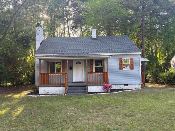 1207 West Dr, Fayetteville, NC 28301