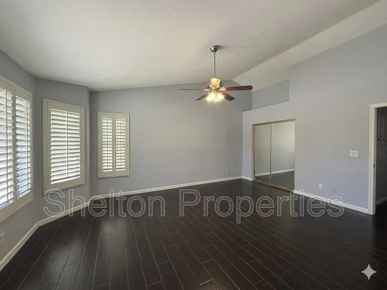 9418 W Tonto Ln — Photo 6