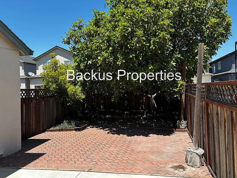 1065 Kensington Way — Photo 27