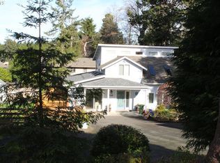 1130 Lakewood Ln, Coos Bay, OR 97420