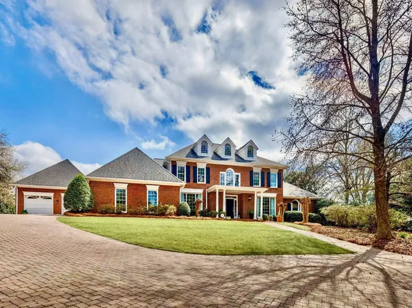 2213 Hidden Ridge Cir, Vestavia, AL 35243