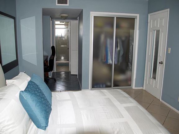 3rd image of 950 Hillcrest Dr APT 408
