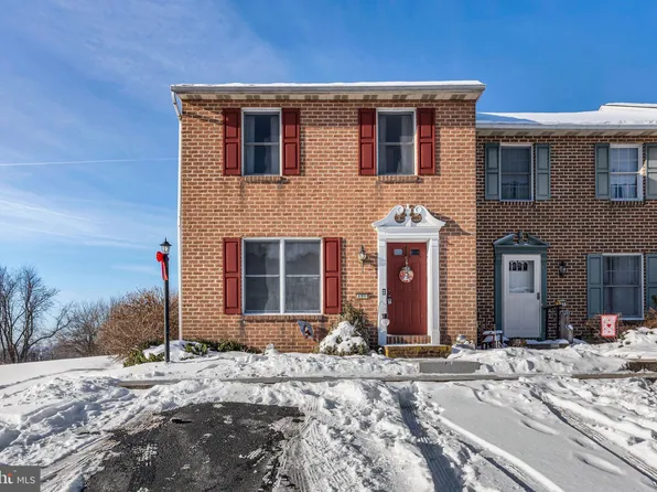 601 Park Ridge Dr, Mechanicsburg, PA 17055