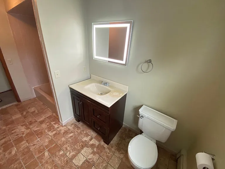 298 Garibaldi Ave #2 — Photo 2