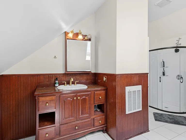 616 Hevey St — Photo 33
