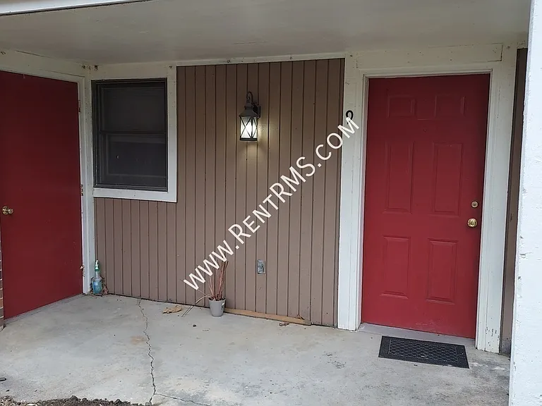 119 W 3rd St #10 — Photo 1