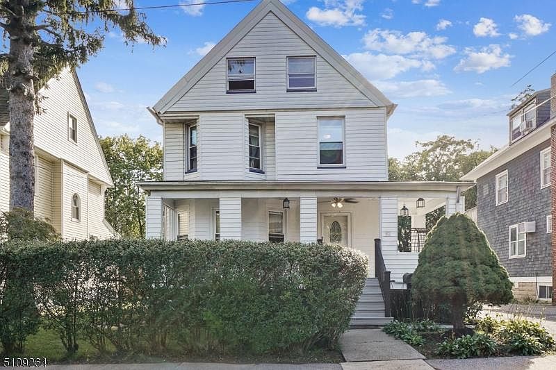 1st image of 62 Whittingham Pl